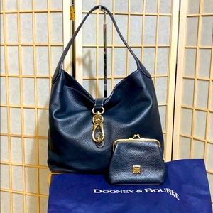 NWOT Dooney & Bourke Belvedere Logo Lock Bag